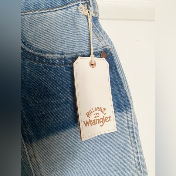 NWT! BillaBong X Wrangler Sun Up Cut Off Women’s Shorts - Picture 7 of 9